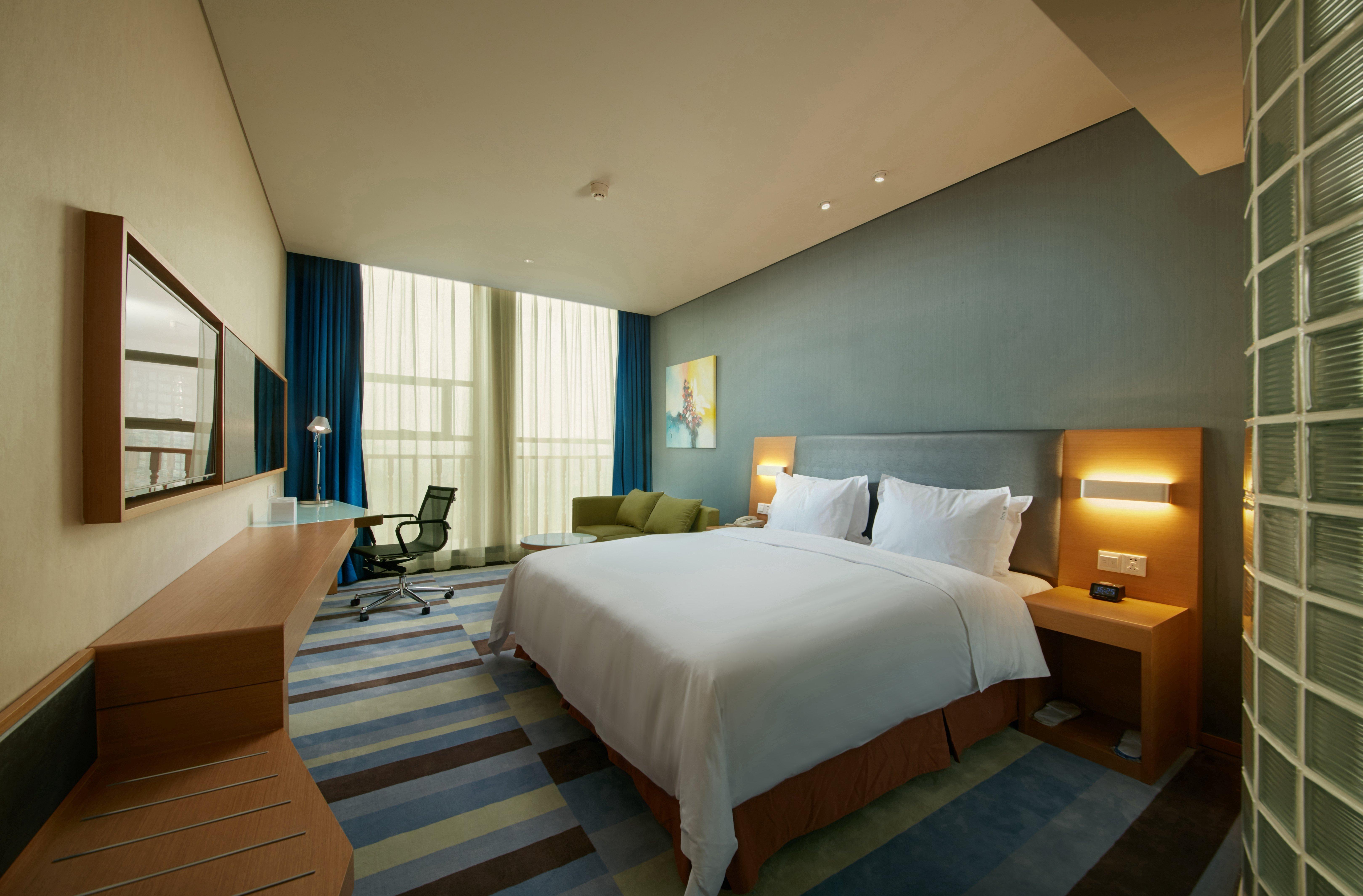 Holiday Inn Express Leshan City Square By Ihg High Speed Rail And Leshan Giant Buddha Exteriör bild