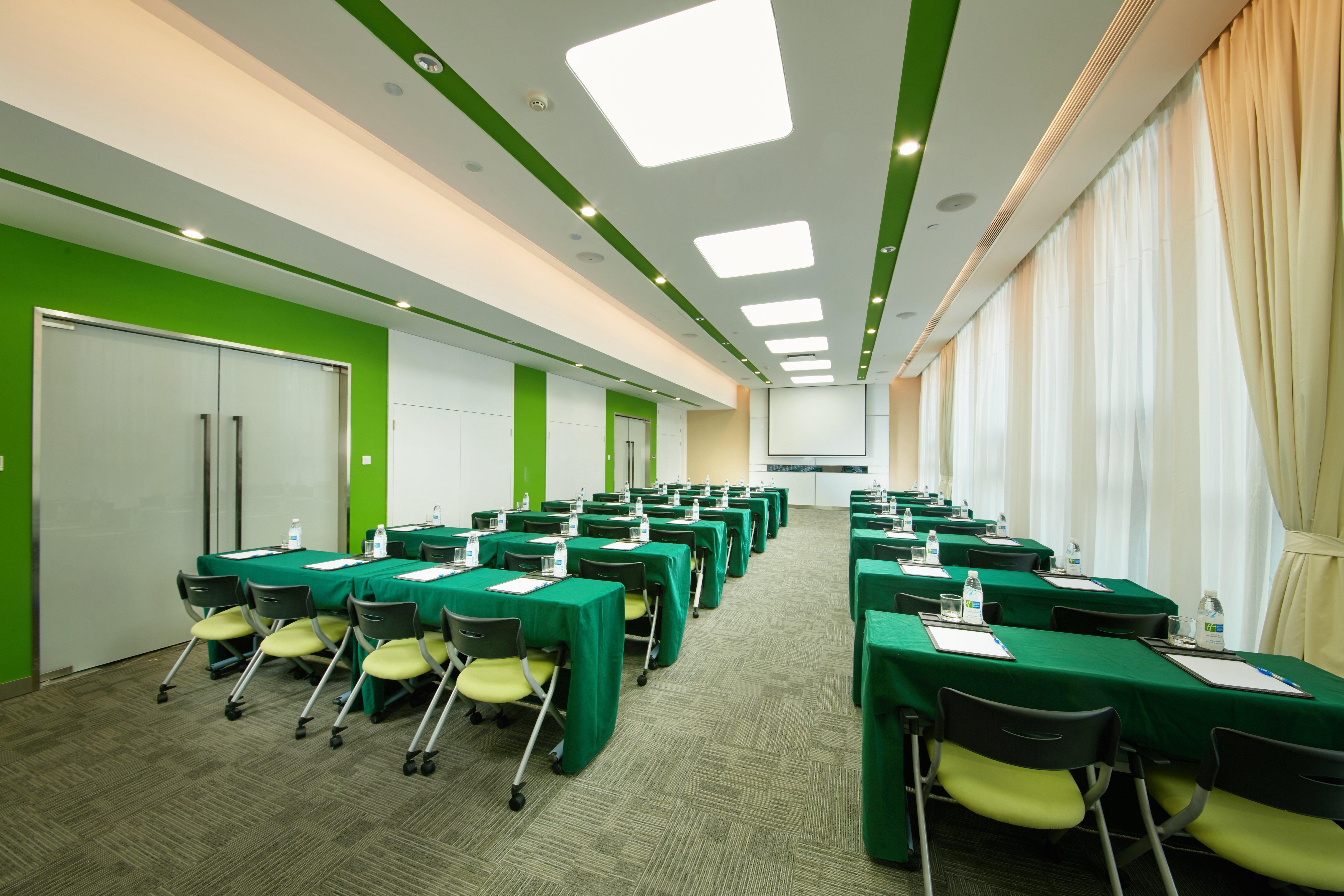 Holiday Inn Express Leshan City Square By Ihg High Speed Rail And Leshan Giant Buddha Exteriör bild