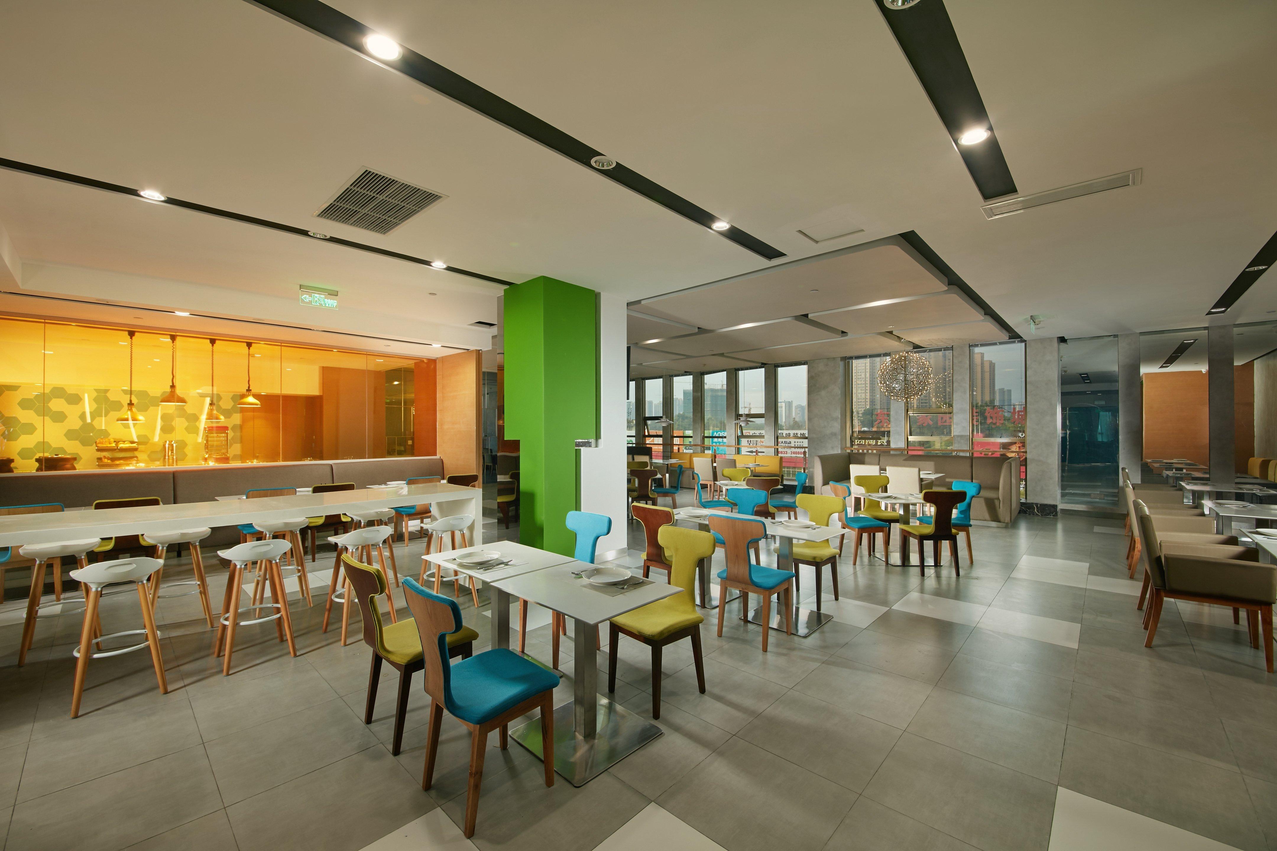 Holiday Inn Express Leshan City Square By Ihg High Speed Rail And Leshan Giant Buddha Exteriör bild