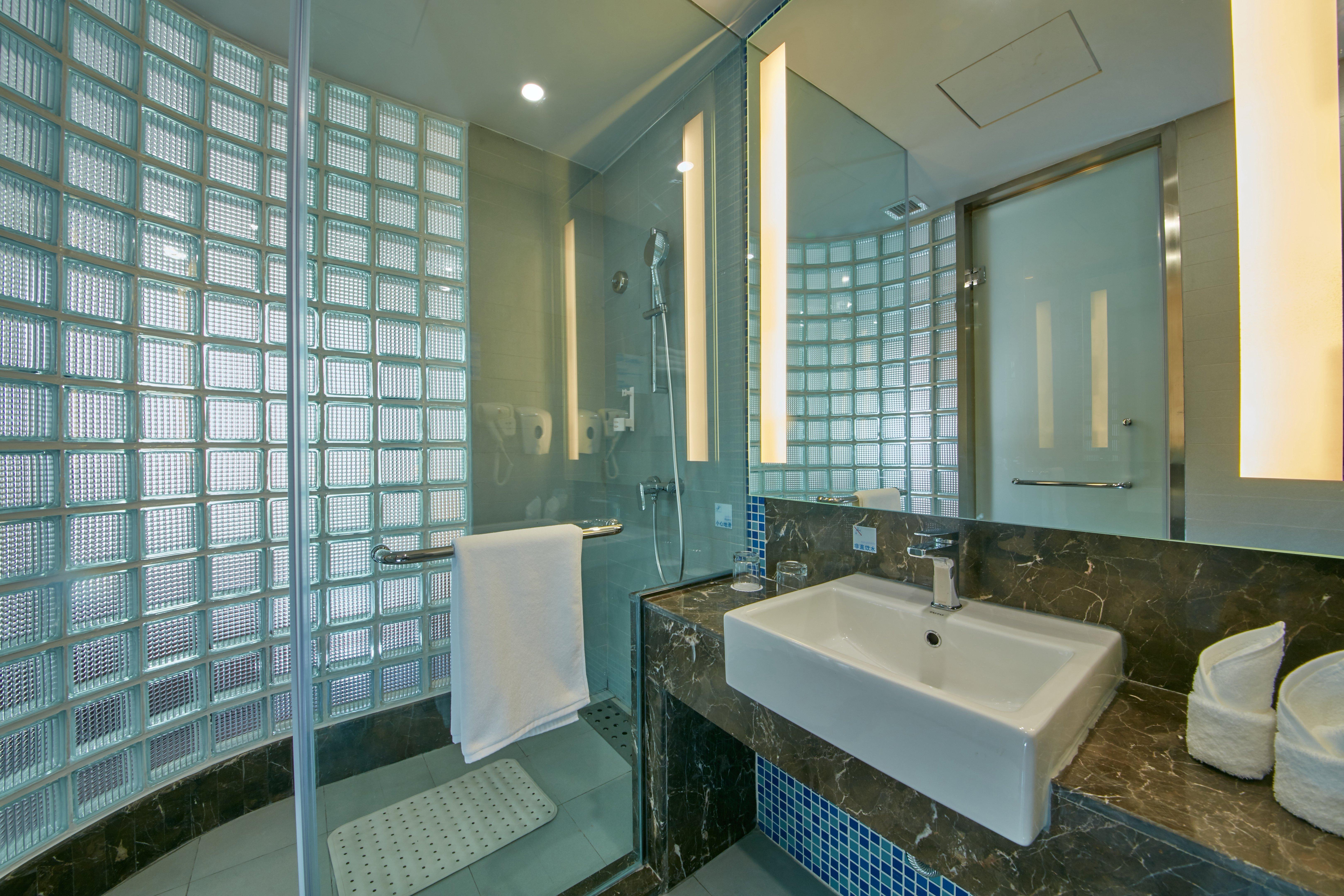Holiday Inn Express Leshan City Square By Ihg High Speed Rail And Leshan Giant Buddha Exteriör bild