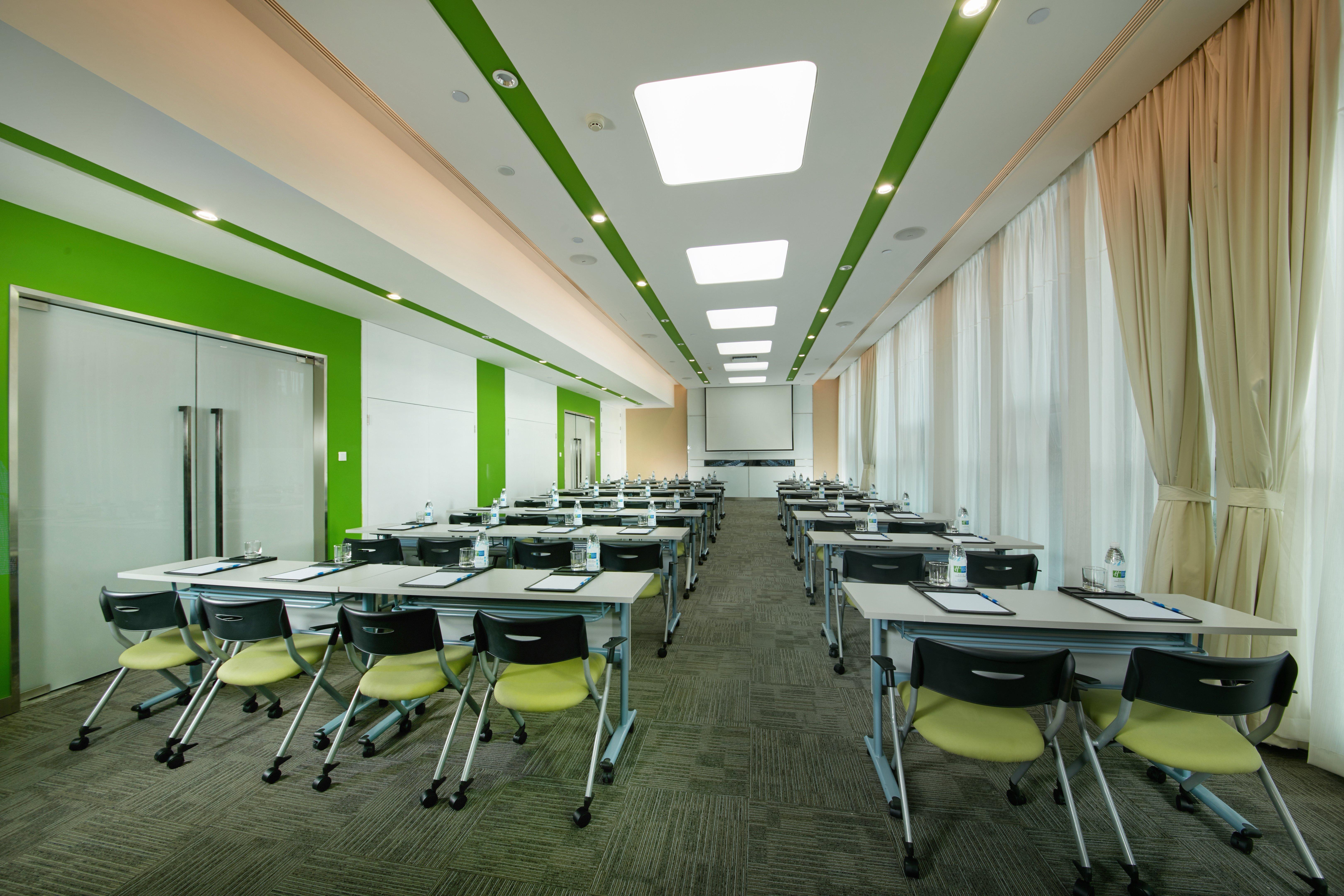 Holiday Inn Express Leshan City Square By Ihg High Speed Rail And Leshan Giant Buddha Exteriör bild