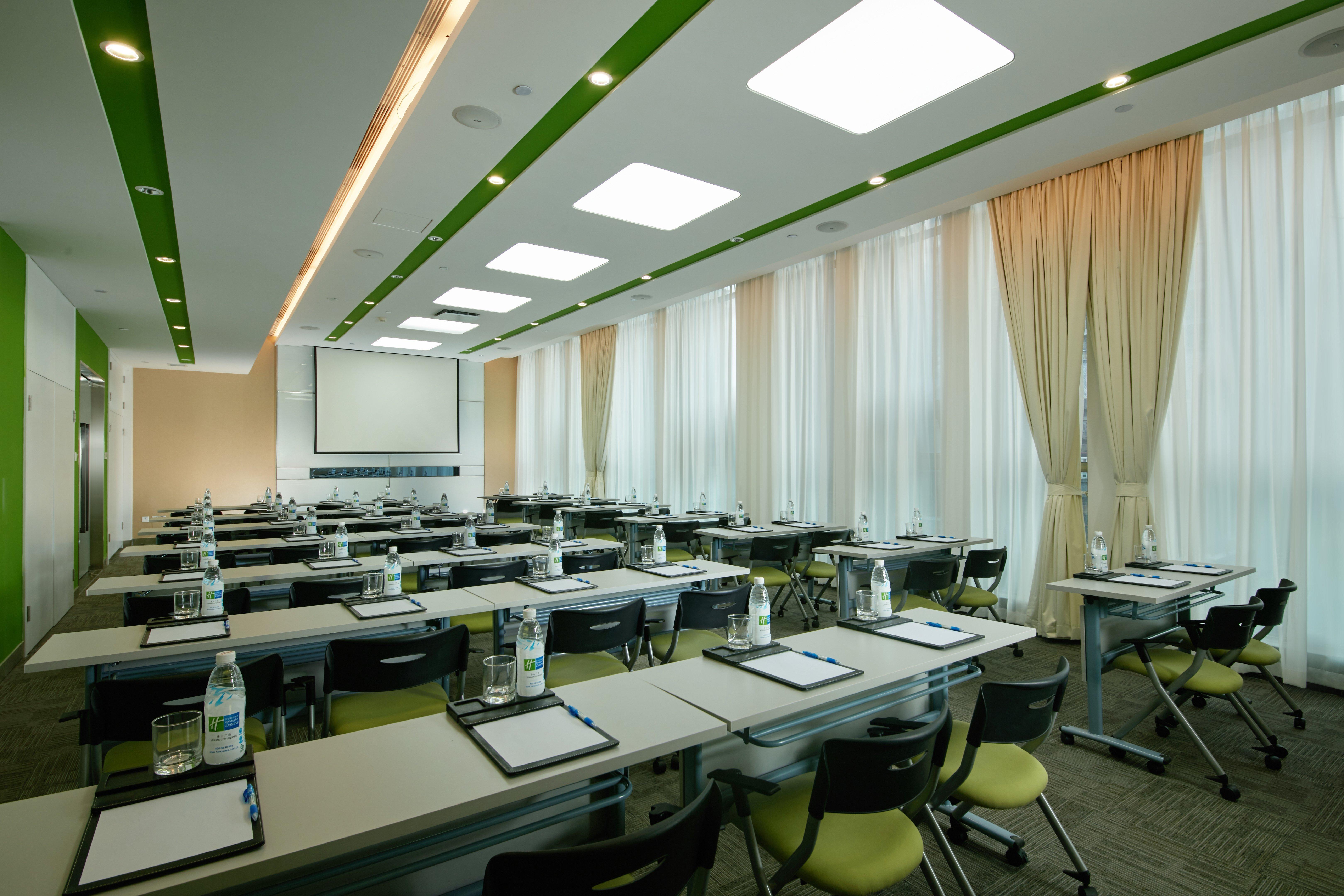 Holiday Inn Express Leshan City Square By Ihg High Speed Rail And Leshan Giant Buddha Exteriör bild