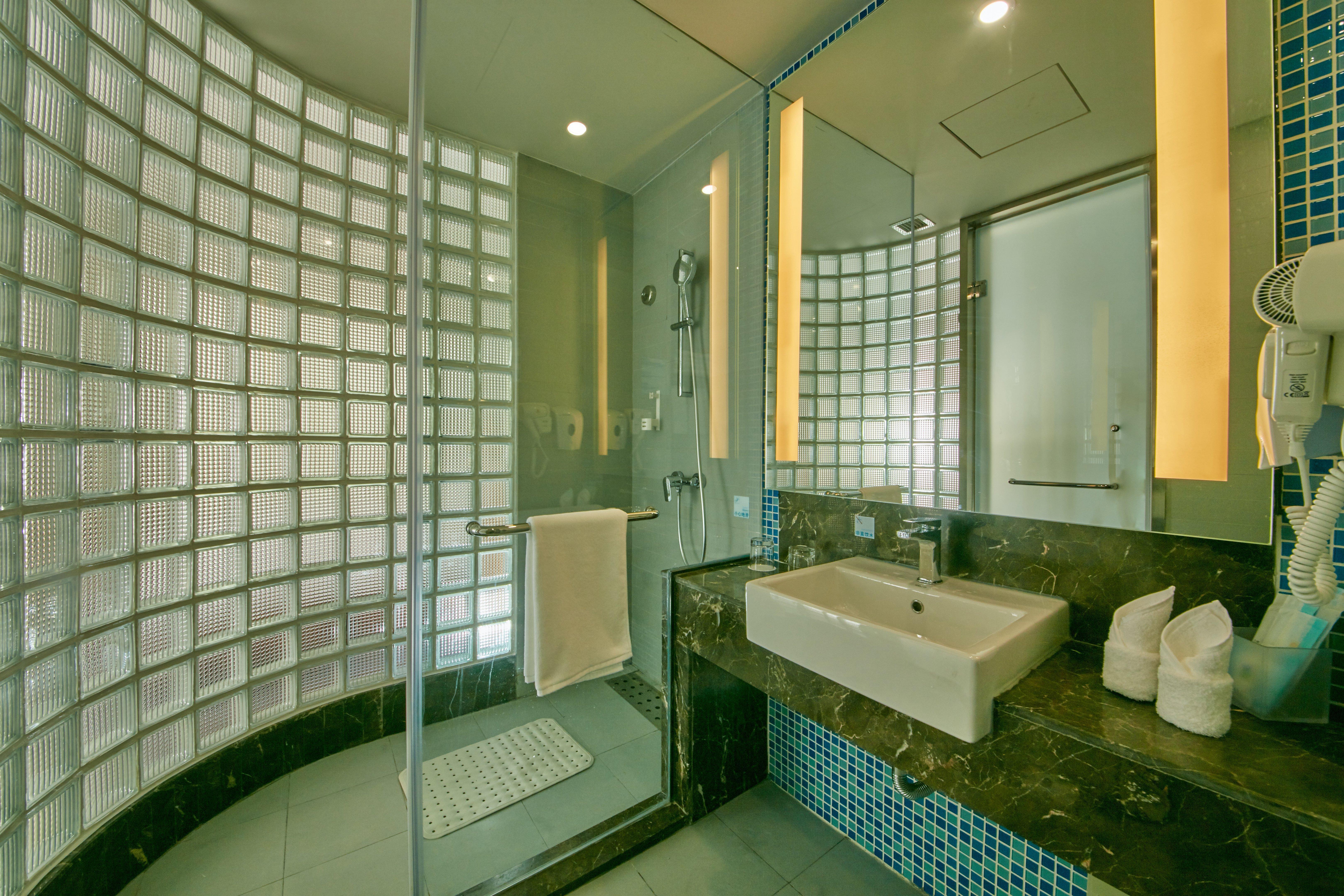 Holiday Inn Express Leshan City Square By Ihg High Speed Rail And Leshan Giant Buddha Exteriör bild