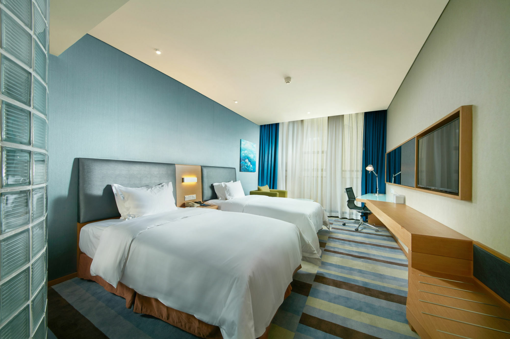 Holiday Inn Express Leshan City Square By Ihg High Speed Rail And Leshan Giant Buddha Exteriör bild